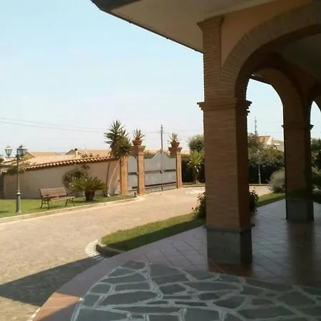 Accogliente Villa Per Vacanze Apartamento Anzio